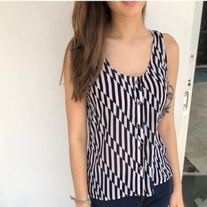 Black and white Volcom tank